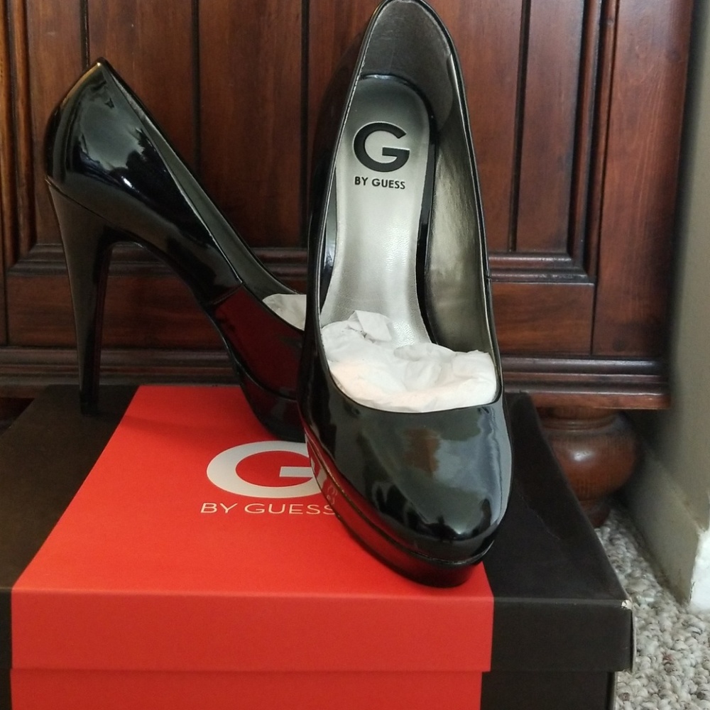 Black high heels Guess shoes